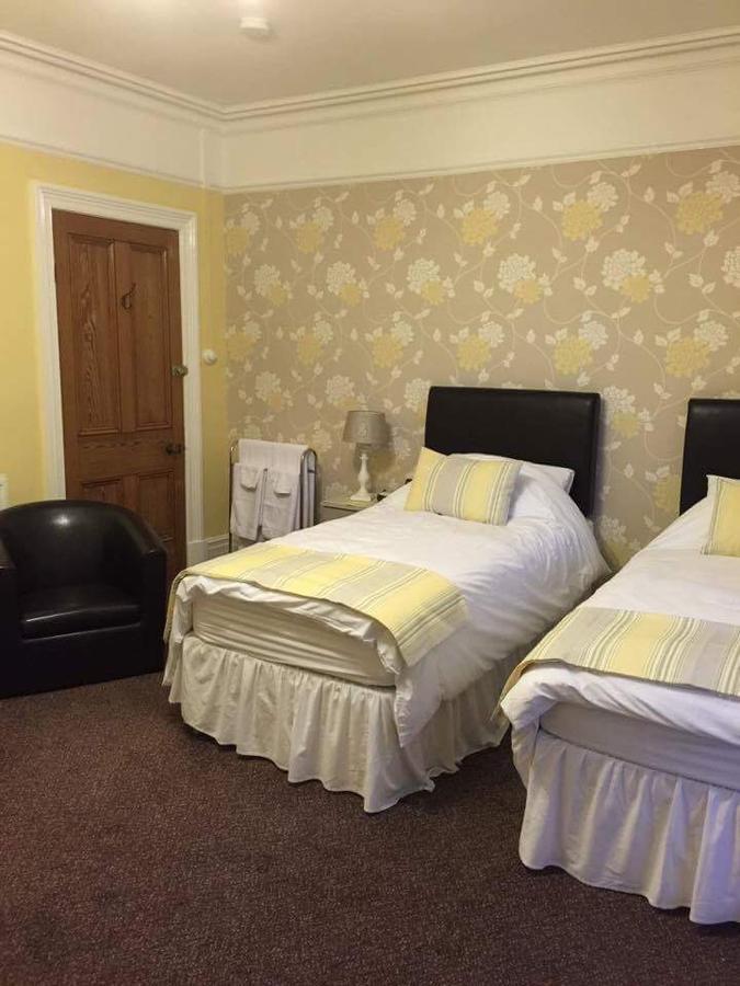 Leahurst Bed And Breakfast Tywyn Esterno foto